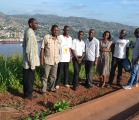 Une vue du port de Matadi avec en avant-plan un groupe de journalistes revenant de Muanda. LE SOFT NUMERIQUE-DE PAULIN. 