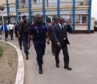 Le ministre Tryphon Kin-kiey Mulumba et le de la police nationale, le général Charles Bisengimana.